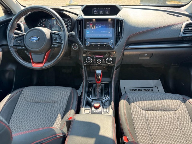 Subaru Forester Vehicle Full-screen Gallery Image 11