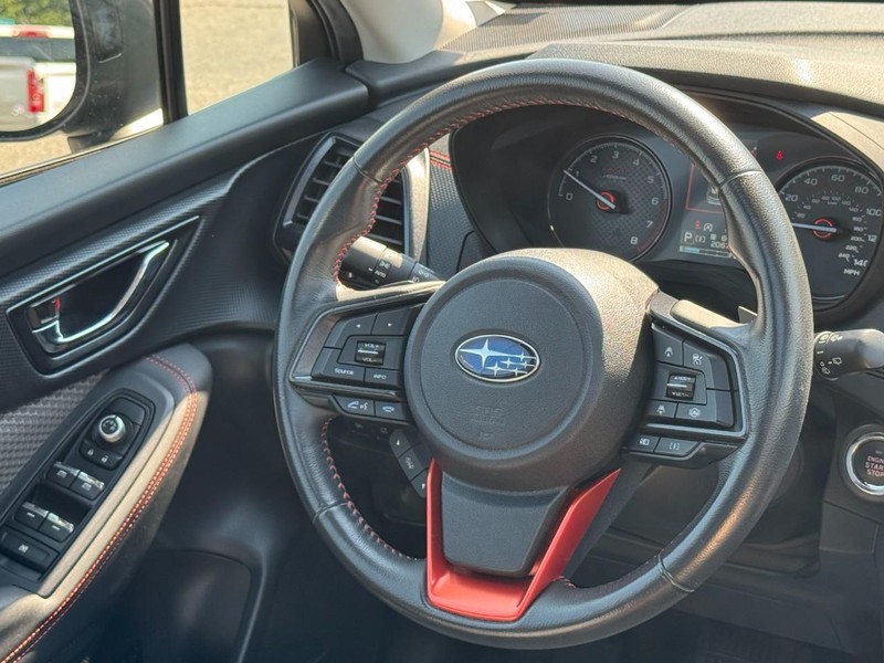 Subaru Forester Vehicle Full-screen Gallery Image 12