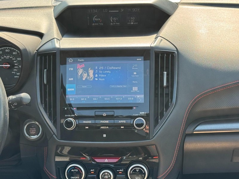 Subaru Forester Vehicle Full-screen Gallery Image 13