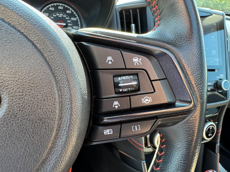 Subaru Forester Vehicle Full-screen Gallery Image 17
