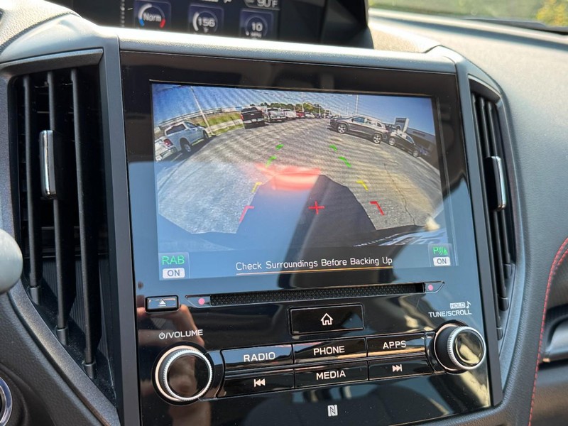 Subaru Forester Vehicle Full-screen Gallery Image 21