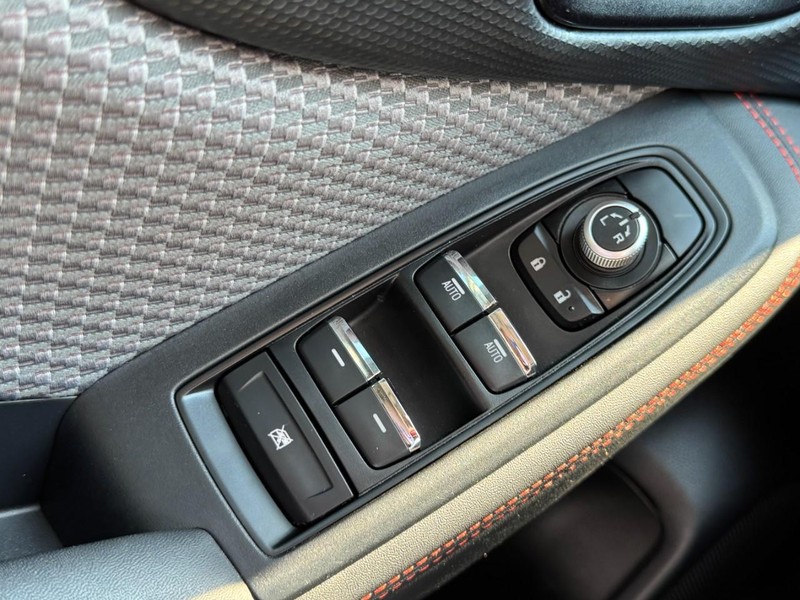Subaru Forester Vehicle Full-screen Gallery Image 22