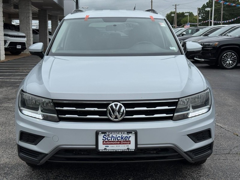 Volkswagen Tiguan Vehicle Full-screen Gallery Image 09