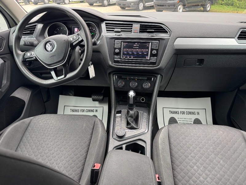 Volkswagen Tiguan Vehicle Full-screen Gallery Image 11