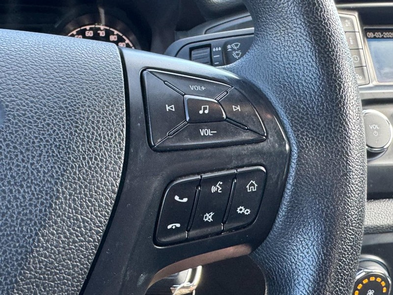 Ford Ranger Vehicle Full-screen Gallery Image 17