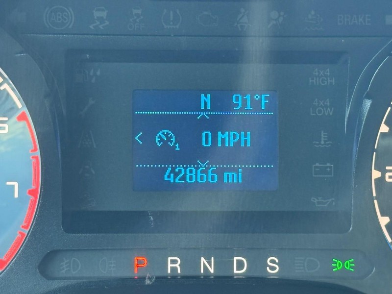Ford Ranger Vehicle Full-screen Gallery Image 18