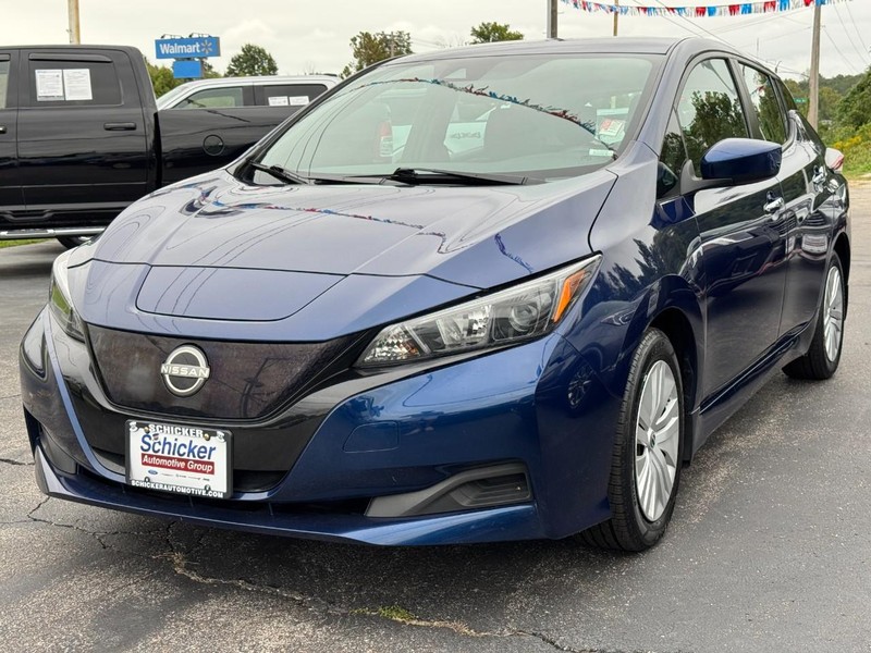 Nissan LEAF Vehicle Full-screen Gallery Image 08