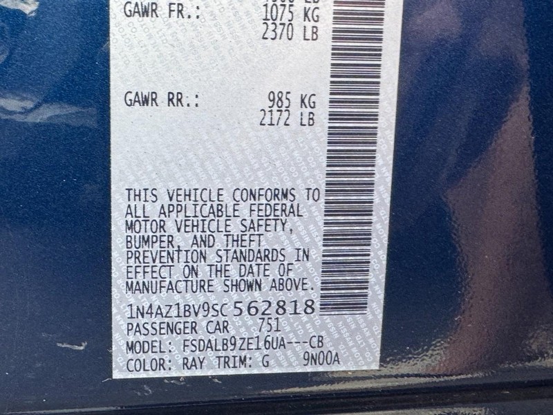 Nissan LEAF Vehicle Full-screen Gallery Image 24