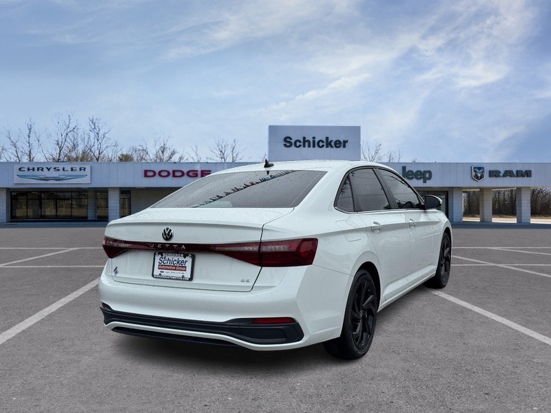 Volkswagen Jetta Vehicle Full-screen Gallery Image 03