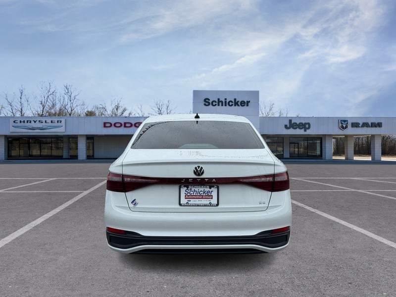 Volkswagen Jetta Vehicle Full-screen Gallery Image 04