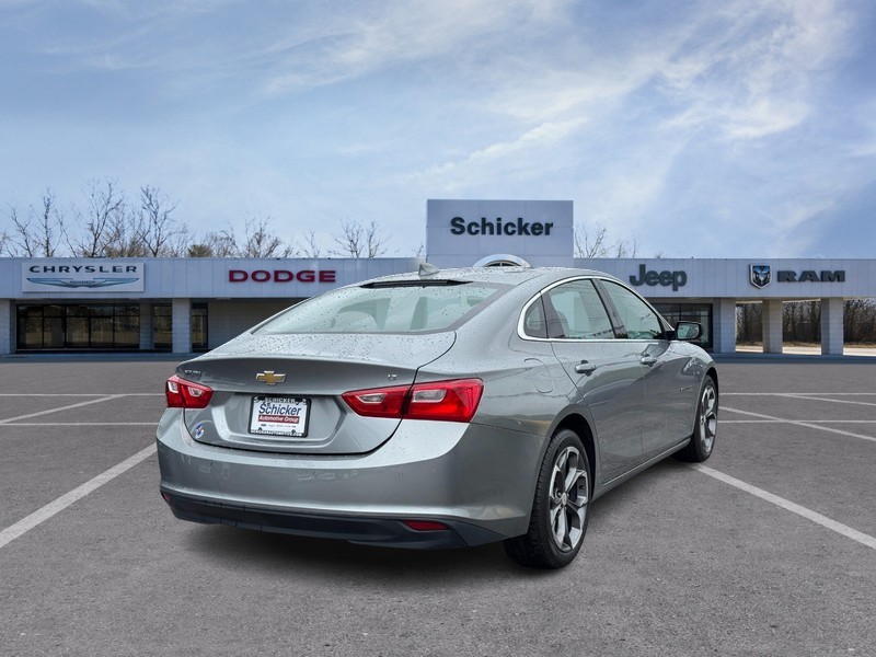 Chevrolet Malibu Vehicle Full-screen Gallery Image 03