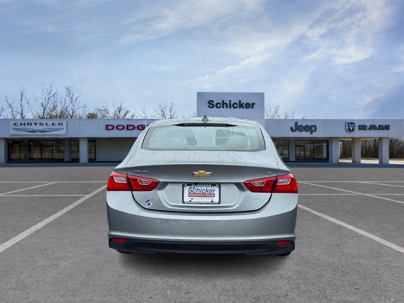 Chevrolet Malibu Vehicle Full-screen Gallery Image 04