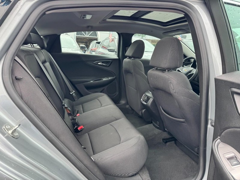 Chevrolet Malibu Vehicle Full-screen Gallery Image 10