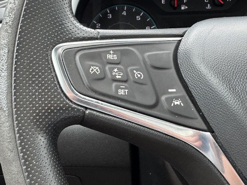 Chevrolet Malibu Vehicle Full-screen Gallery Image 16