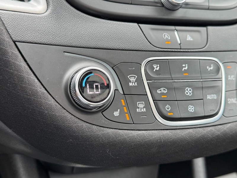 Chevrolet Malibu Vehicle Full-screen Gallery Image 20