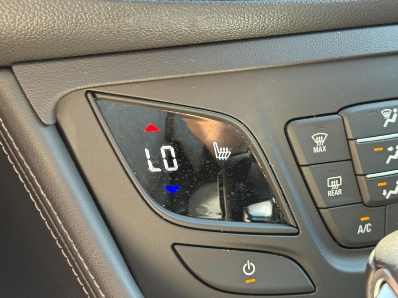 Buick Envision Vehicle Full-screen Gallery Image 20