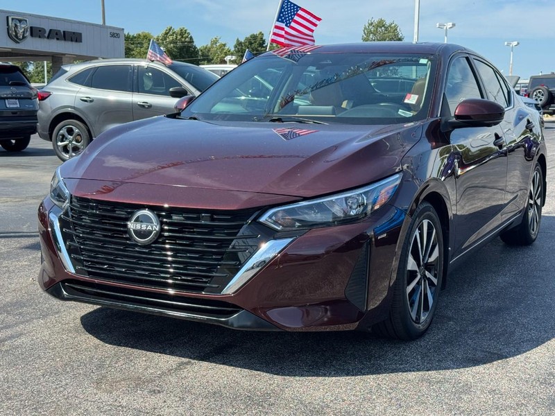 Nissan Sentra Vehicle Full-screen Gallery Image 08