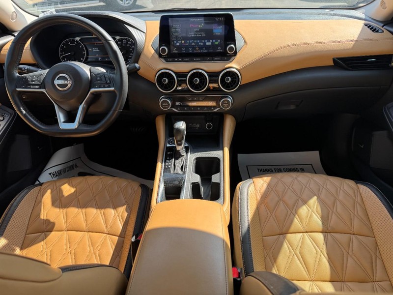 Nissan Sentra Vehicle Full-screen Gallery Image 11