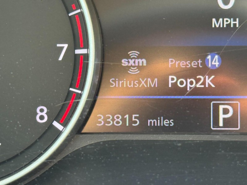Nissan Sentra Vehicle Full-screen Gallery Image 18