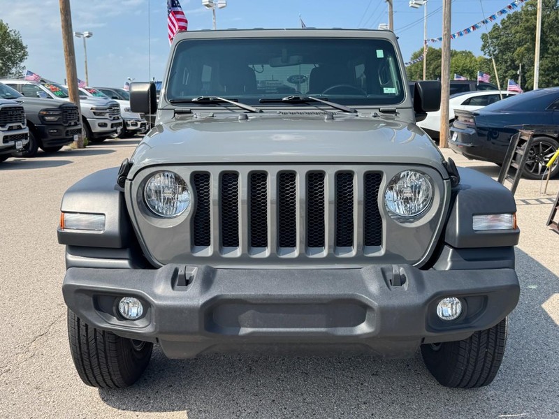 Jeep Wrangler Vehicle Full-screen Gallery Image 09