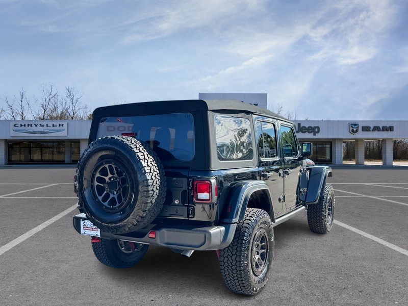 Jeep Wrangler Vehicle Full-screen Gallery Image 03