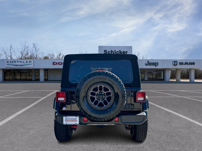Jeep Wrangler Vehicle Full-screen Gallery Image 04