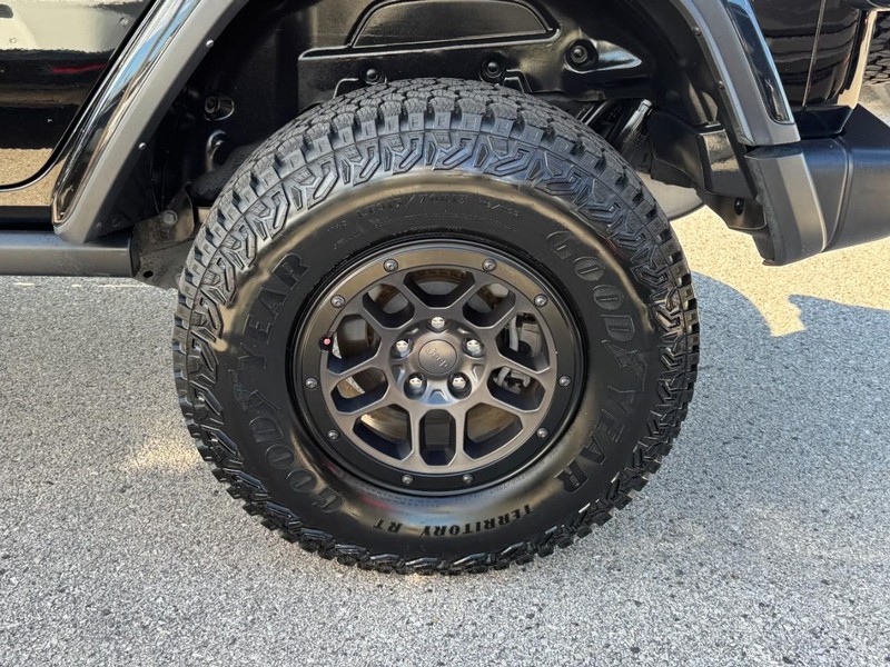 Jeep Wrangler Vehicle Full-screen Gallery Image 07