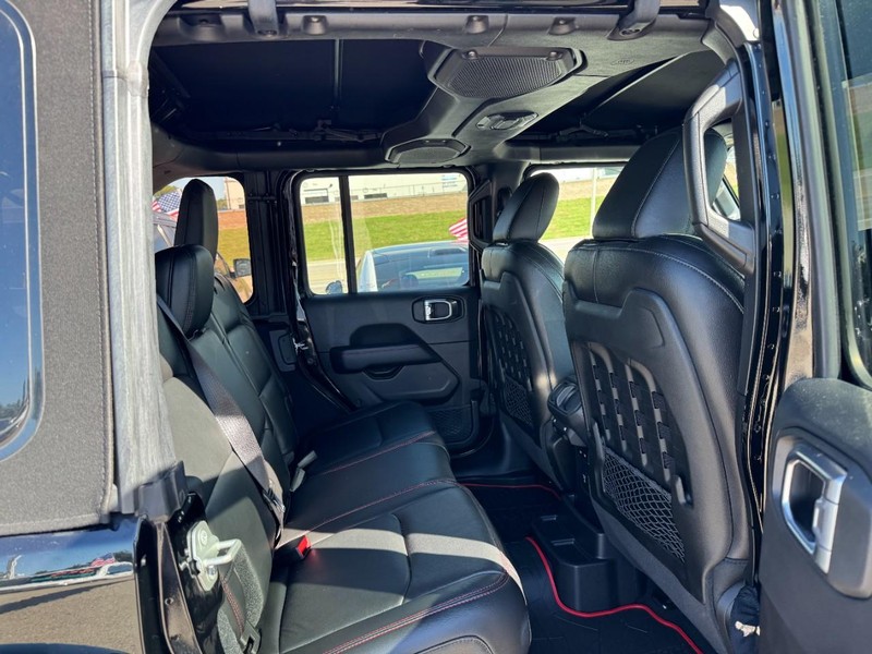 Jeep Wrangler Vehicle Full-screen Gallery Image 10