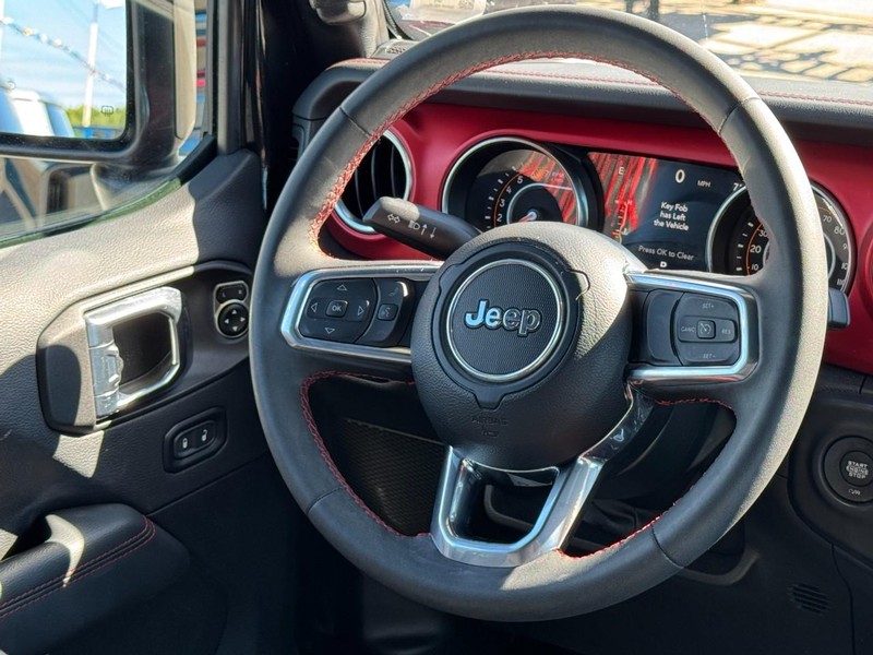Jeep Wrangler Vehicle Full-screen Gallery Image 12