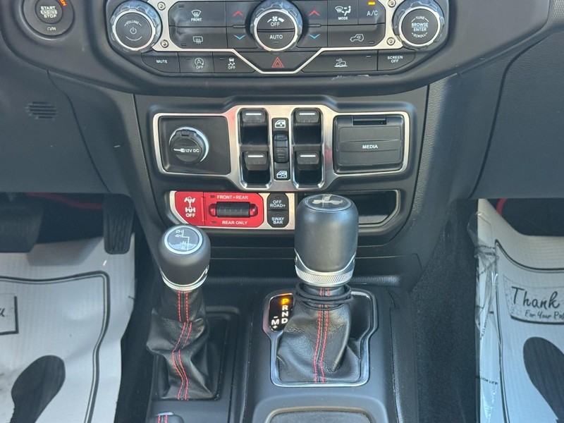 Jeep Wrangler Vehicle Full-screen Gallery Image 14