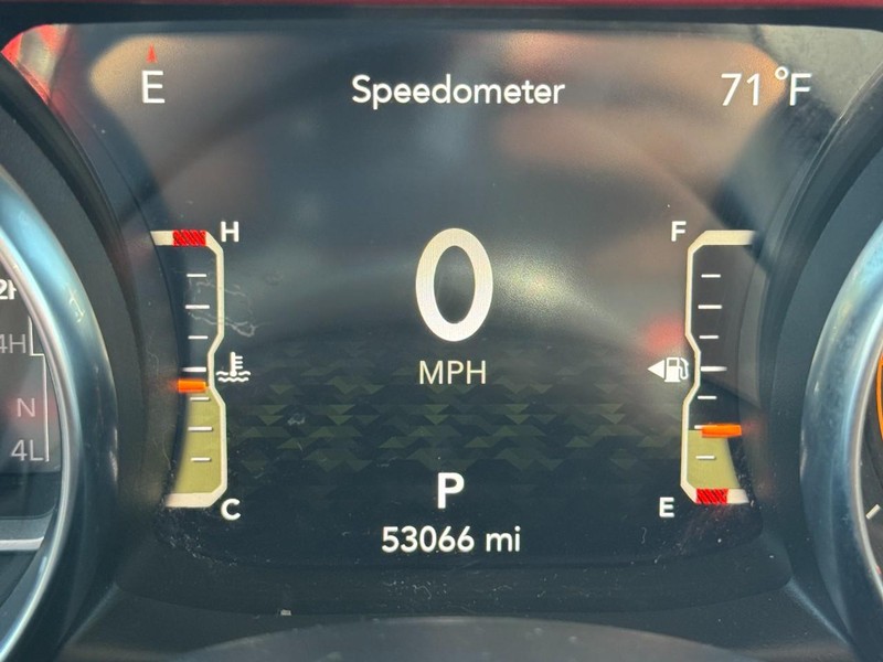 Jeep Wrangler Vehicle Full-screen Gallery Image 18