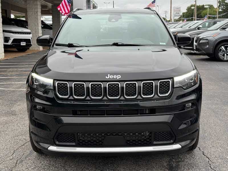Jeep Compass Vehicle Full-screen Gallery Image 09