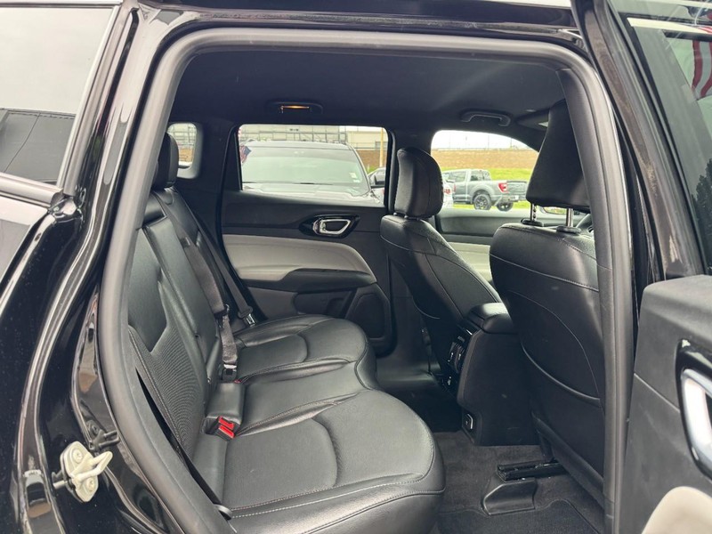 Jeep Compass Vehicle Full-screen Gallery Image 10