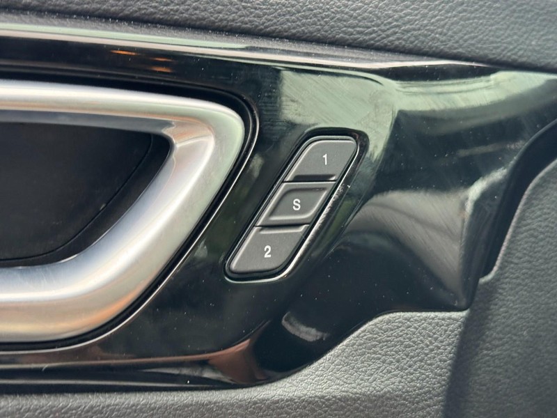 Jeep Compass Vehicle Full-screen Gallery Image 16