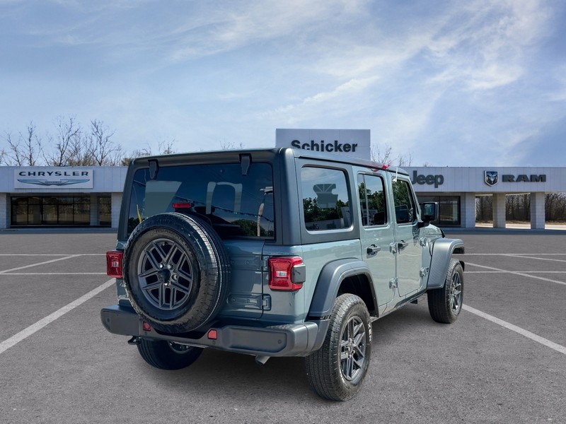 Jeep Wrangler Vehicle Full-screen Gallery Image 03