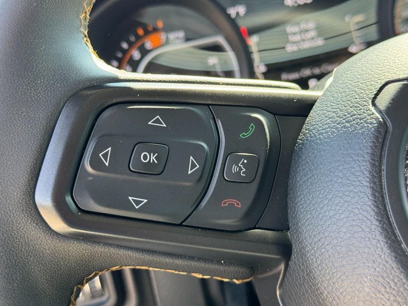 Jeep Wrangler Vehicle Full-screen Gallery Image 17