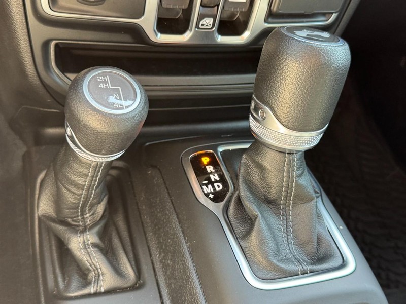 Jeep Wrangler Vehicle Full-screen Gallery Image 20