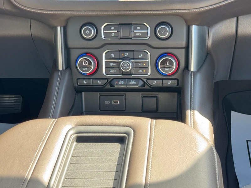 Chevrolet Tahoe Vehicle Full-screen Gallery Image 15