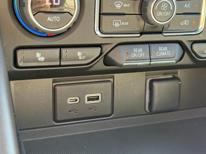 Chevrolet Tahoe Vehicle Full-screen Gallery Image 21