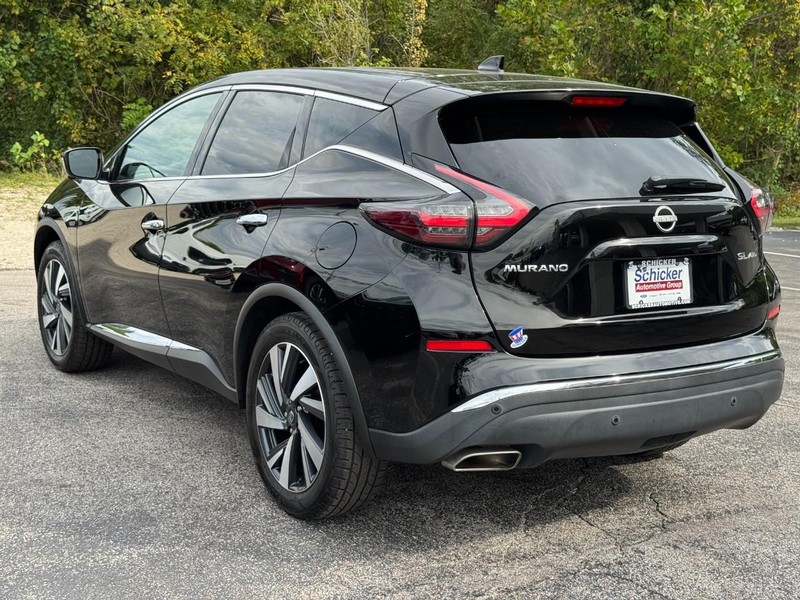 Nissan Murano Vehicle Full-screen Gallery Image 06