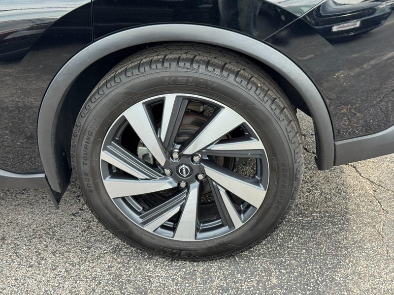 Nissan Murano Vehicle Full-screen Gallery Image 07
