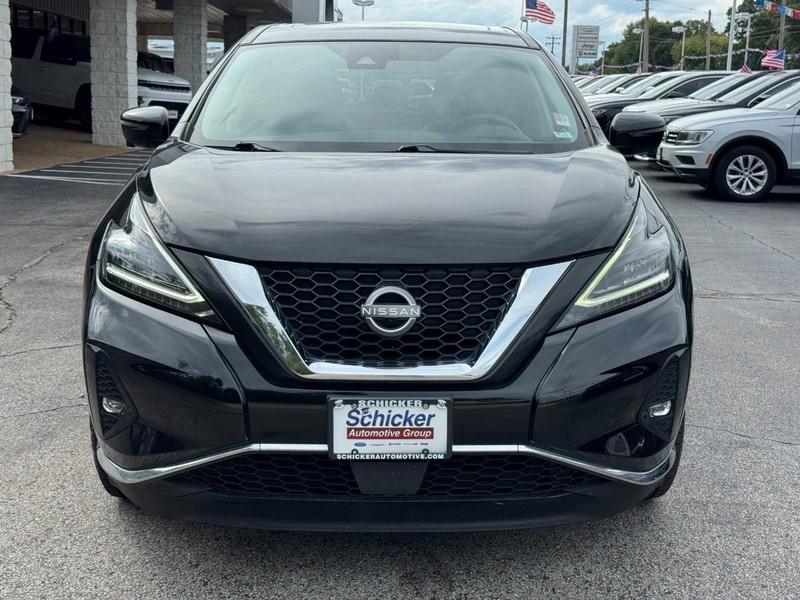 Nissan Murano Vehicle Full-screen Gallery Image 09