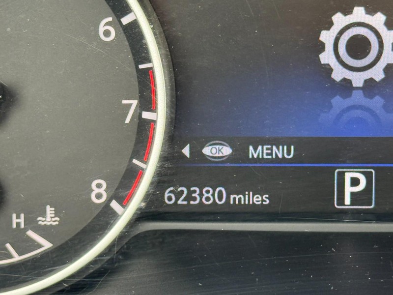 Nissan Murano Vehicle Full-screen Gallery Image 19