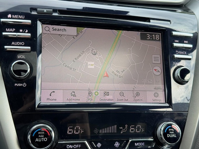 Nissan Murano Vehicle Full-screen Gallery Image 22