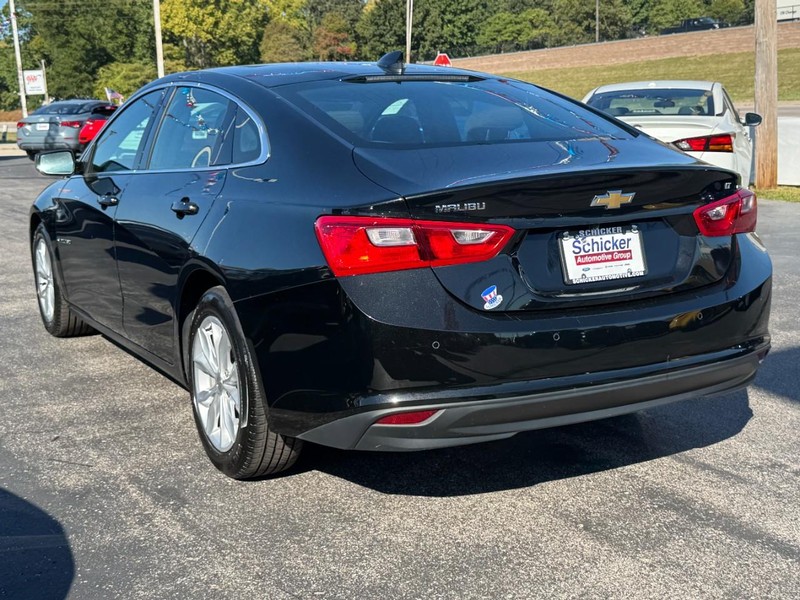 Chevrolet Malibu Vehicle Full-screen Gallery Image 06