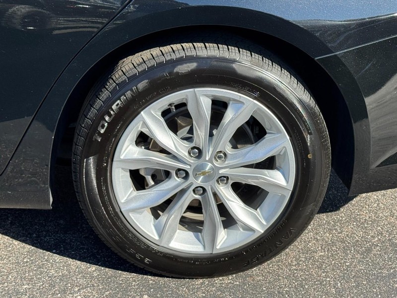 Chevrolet Malibu Vehicle Full-screen Gallery Image 07