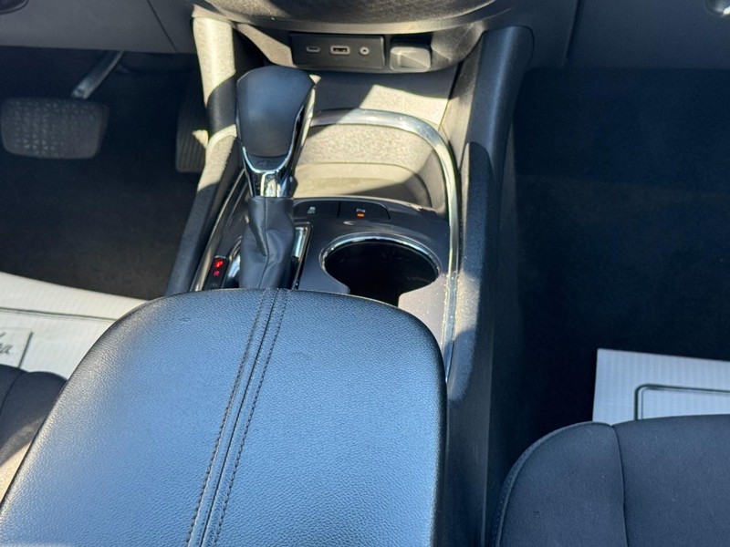 Chevrolet Malibu Vehicle Full-screen Gallery Image 14