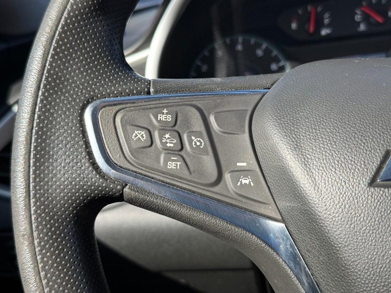 Chevrolet Malibu Vehicle Full-screen Gallery Image 16