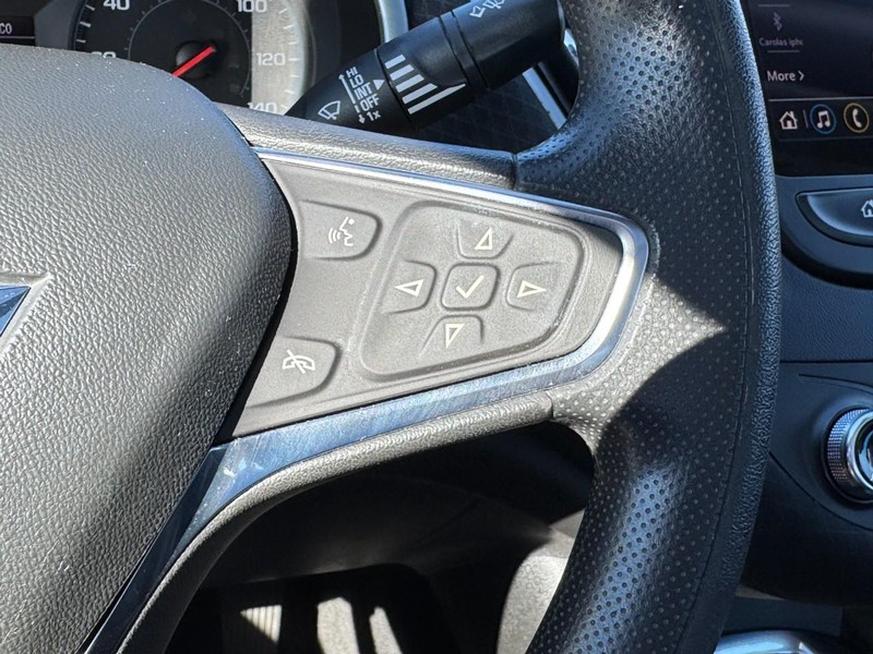 Chevrolet Malibu Vehicle Full-screen Gallery Image 17