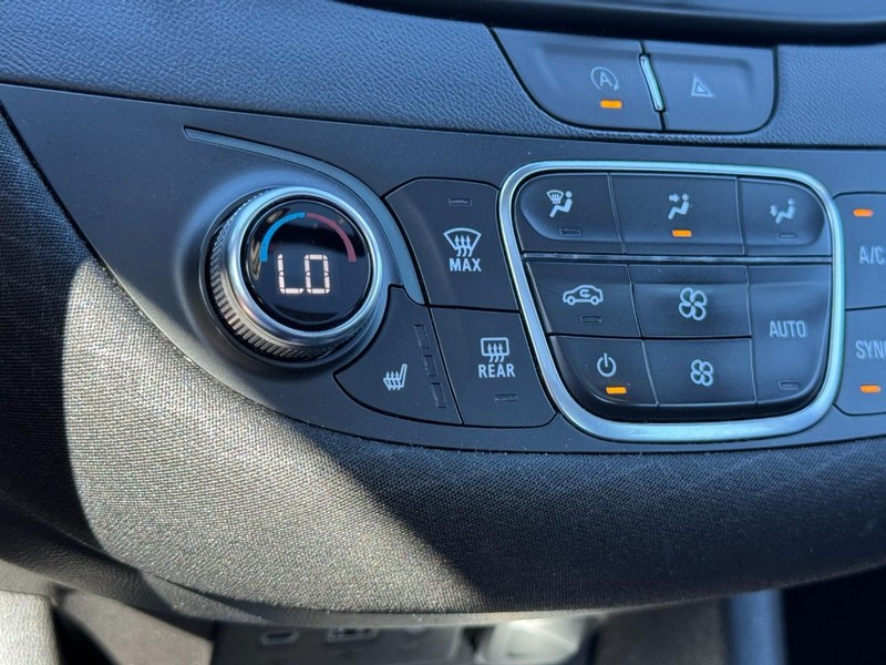 Chevrolet Malibu Vehicle Full-screen Gallery Image 20